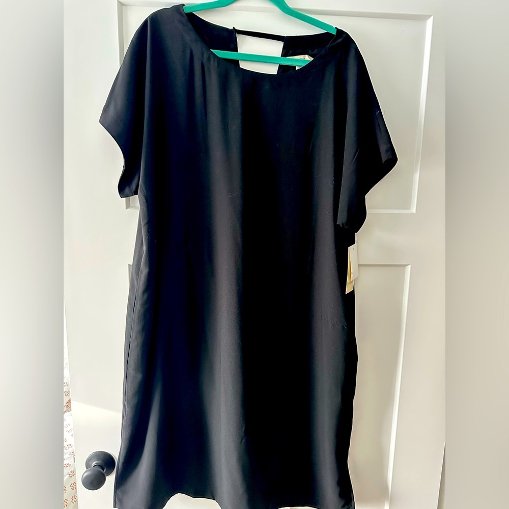 Sejour Keyhole Back Shift Dress Size: 16W